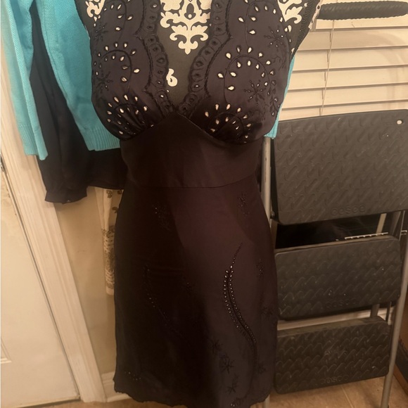 Black Halter Dress size 2 by White House black market - classy sexy - feminine - Picture 3 of 7
